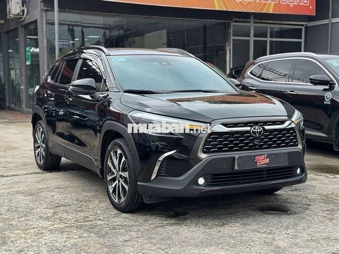 Toyota Corolla Cross 2022 bản V 1.8L,màu đen,8v1km