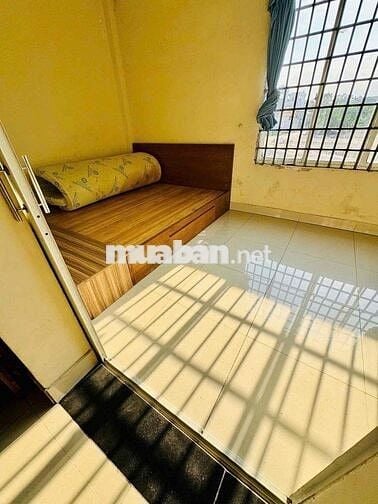 CHO THUÊ NHÀ 4PHÒNG NGỦ SÂN XE Ô TÔ GẦN CHỢ PHÚ HOÀ