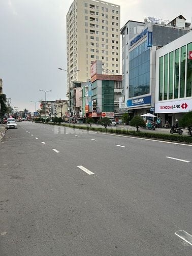 NHÀ XÂY 4 TẦNG - ĐƯỜNG 2 Ô TÔ TRÁNH, CẠNH ĐƯỜNG - XÔ VIẾT NGHỆ TĨNH