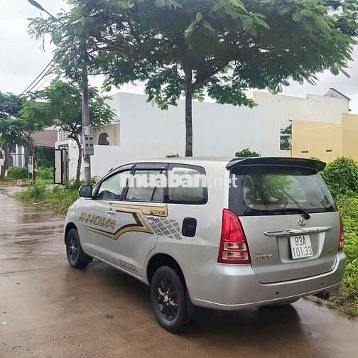 Toyota Innova 8 chỗ Bạc 140.000 km