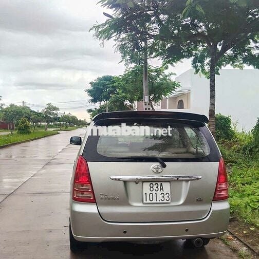 Toyota Innova 8 chỗ Bạc 140.000 km