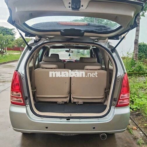 Toyota Innova 8 chỗ Bạc 140.000 km
