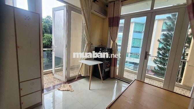 Căn hộ nguyên tầng 3 2 PN, đẹp đủ nội thất