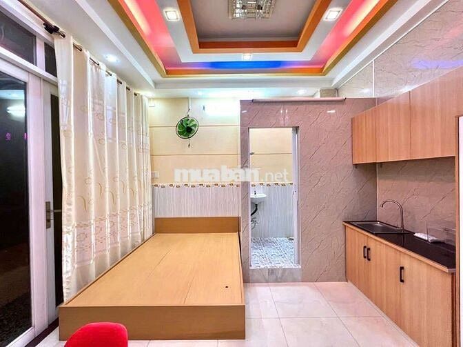 Căn hộ nguyên tầng 3 2 PN, đẹp đủ nội thất