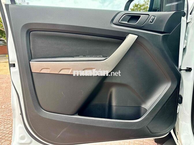 Ford Ranger 2022 XLS 2.2L AT 8 vạn Trắng