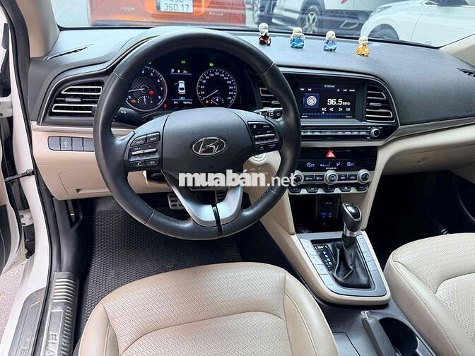 Hyundai Elantra 2021 2.0 cao cấp Trắng