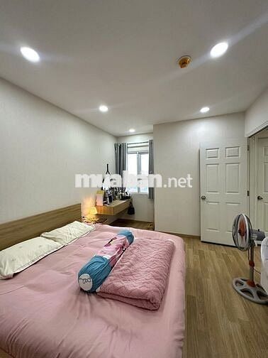 Căn hộ Nguyễn Kim Khu B Q10 (71m2) - đầy đủ tiện nghi.