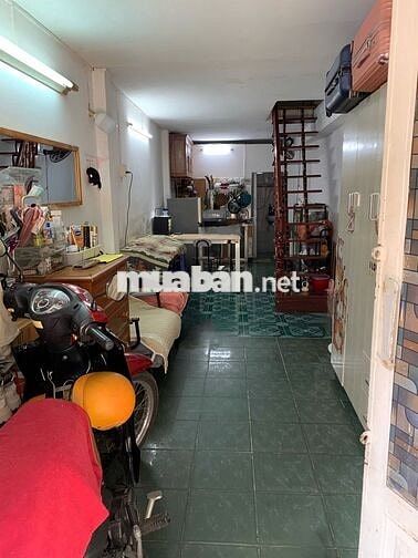 Nhà nhỏ 23m2 Nơ Trang Long cho cặp vợ chồng trẻ giá rẻ