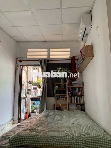 Nhà nhỏ 23m2 Nơ Trang Long cho cặp vợ chồng trẻ giá rẻ