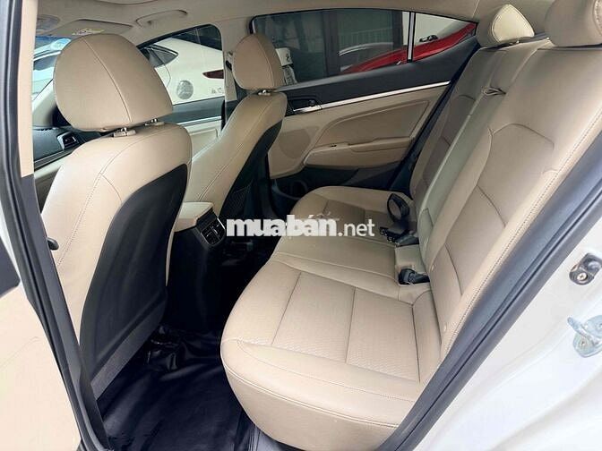 Hyundai Elantra 2021 2.0 cao cấp Trắng