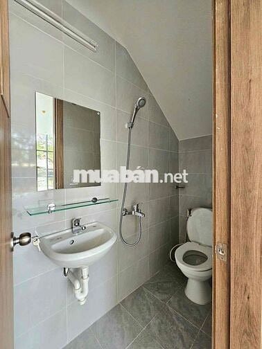 CHO THUÊ SHOPHOUSE NGAY KHU TRUNG TÂM THƯƠNG MẠI A6A7. QUANG VINH