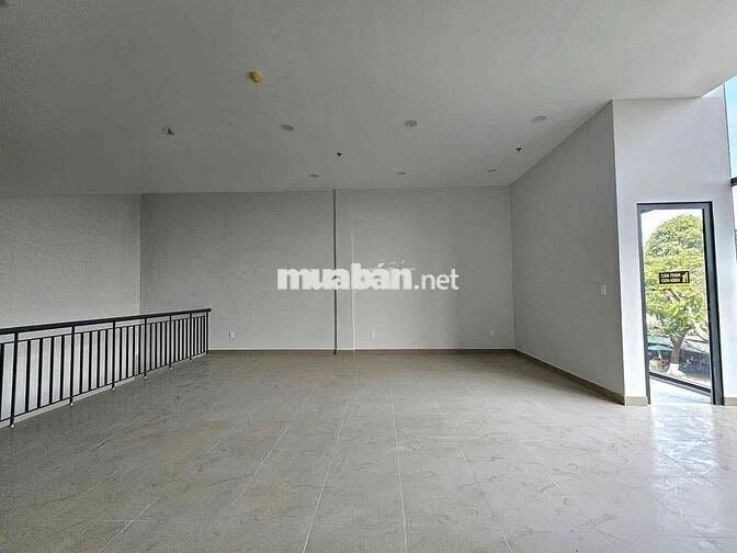 CHO THUÊ SHOPHOUSE NGAY KHU TRUNG TÂM THƯƠNG MẠI A6A7. QUANG VINH