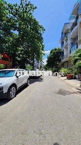 cho thuê nhà gần Bình Thái , gần ngã tư thủ đức