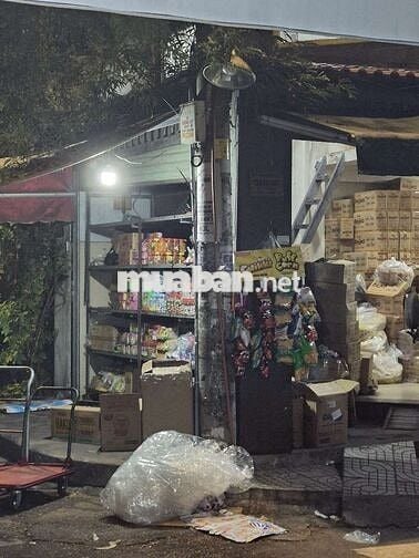 NHÂN VIÊN CHỞ HÀNG XE MÁY VÀ LÀM VIỆC KHO