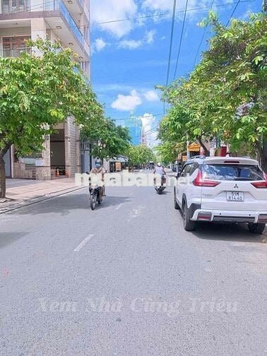 NGAY LÊ VĂN QUỚI, 4x12M, 4 TẦNG đường XE HƠI, 4PN & SÂN THƯỢNG
