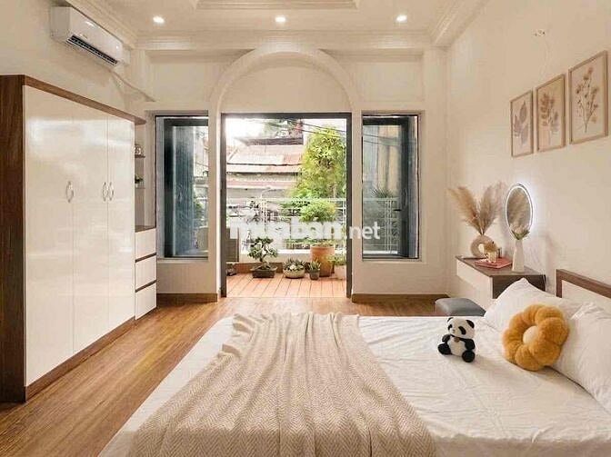 Cho thuê căn hộ 1 phòng ngủ ban công thoáng mát ngay Chợ Bến Thành
