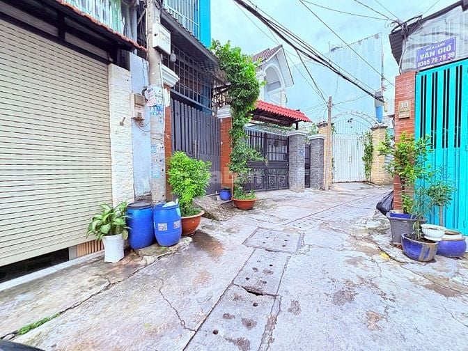  NHÀ CÂP 4 MẶT TIỀN KD HẺM XE HƠI ĐƯỜNG 10  - GẦN VINCOM VÕ VĂN NGÂN