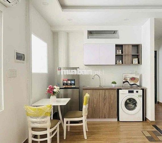 Cho thuê căn hộ 1 phòng ngủ ban công thoáng mát ngay Chợ Bến Thành