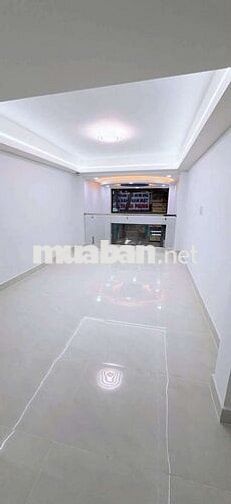 nhà mới 100% Q10 mặt tiền , giá 30tr