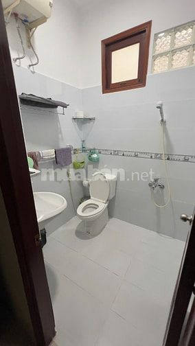 Cho thuê nhà nguyên căn HXH Phan Văn Trị - Nguyễn Văn Cừ, P. Chợ Quán