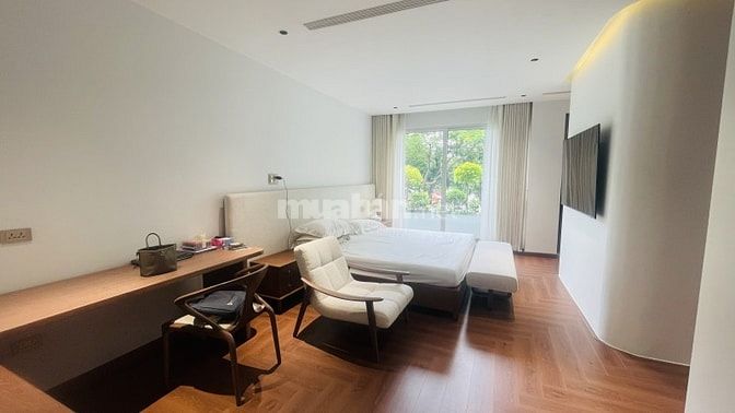 Việt Hưng – Long Biên – 121 M2 – 5 Tầng -MT 6 M – Giá 39.5 Tỷ. BIỆT TH