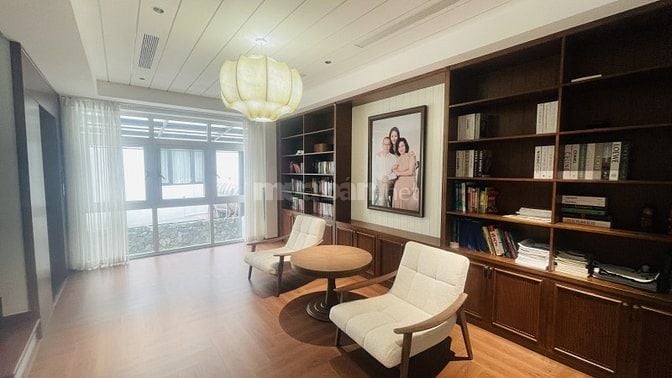 Việt Hưng – Long Biên – 121 M2 – 5 Tầng -MT 6 M – Giá 39.5 Tỷ. BIỆT TH
