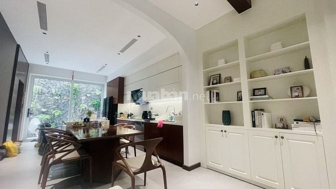 Việt Hưng – Long Biên – 121 M2 – 5 Tầng -MT 6 M – Giá 39.5 Tỷ. BIỆT TH