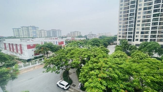 Việt Hưng – Long Biên – 121 M2 – 5 Tầng -MT 6 M – Giá 39.5 Tỷ. BIỆT TH