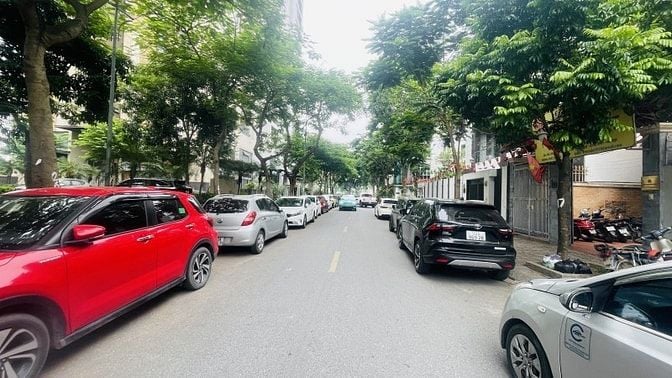 Việt Hưng – Long Biên – 121 M2 – 5 Tầng -MT 6 M – Giá 39.5 Tỷ. BIỆT TH