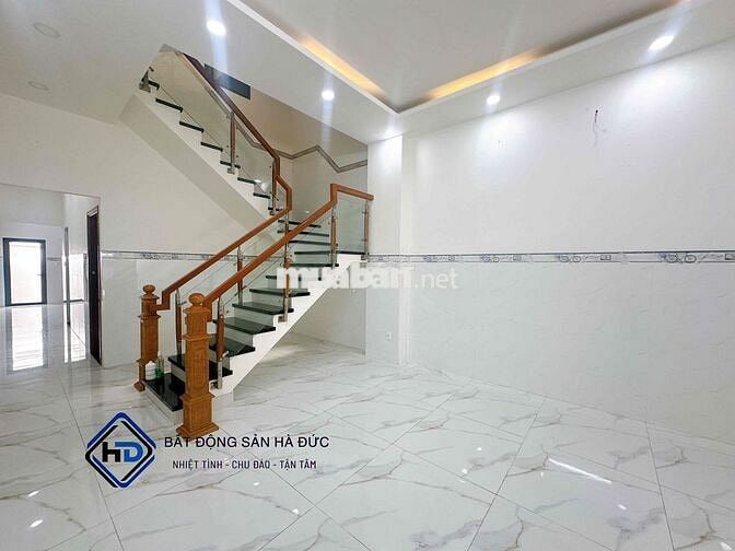 Nhà 2 lầu 4.5x30 mặt tiền nhánh gần trường Nguyễn Trung Trực