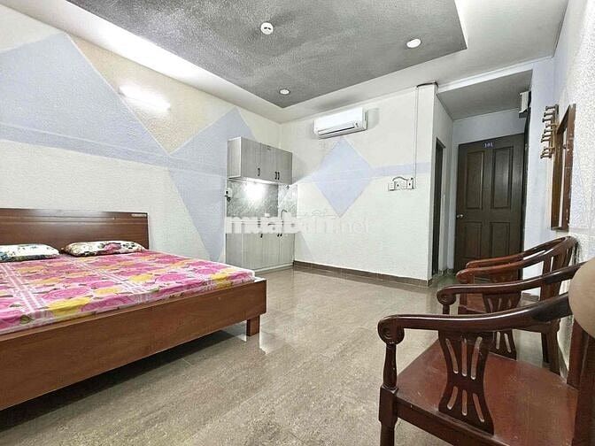 Ngay bến xe Q8 giá 3tr9 ở liền phòng siêu rộng ở được 3-4ng