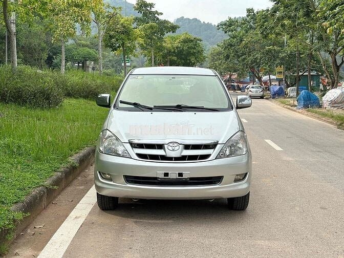 Toyota innova G xịn 8 chỗ xe gia đình 1 chủ từ mới