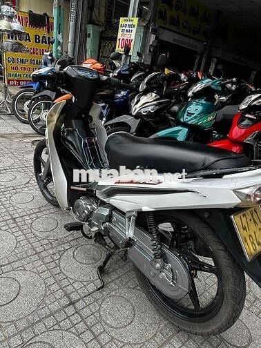 Yamaha Sirius RC Tự động Trắng đen