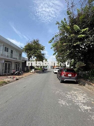 Nhà trống suốt KDC 91B cho thuê