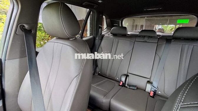 VinFast Lux SA Plus 2.0 2021 Đen 18.000 km