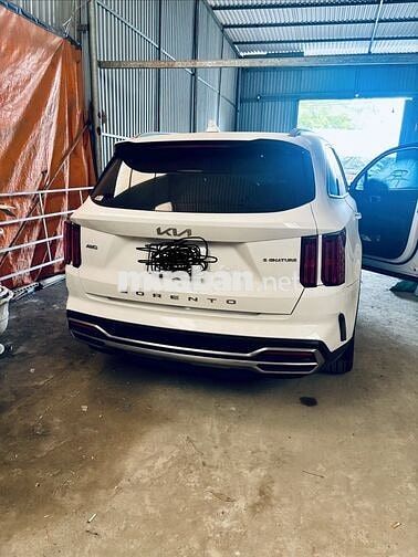 Kia Sorento Signature Trắng 7 chỗ