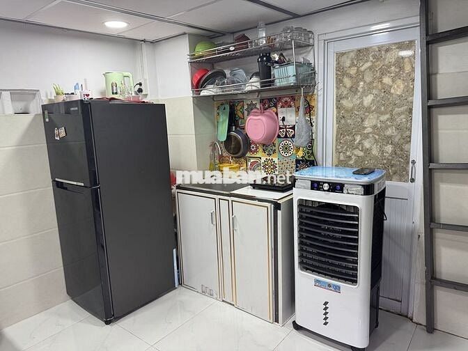 {Pass phòng} Bình Thạnh_ Gác cao & Có cửa sổ trời