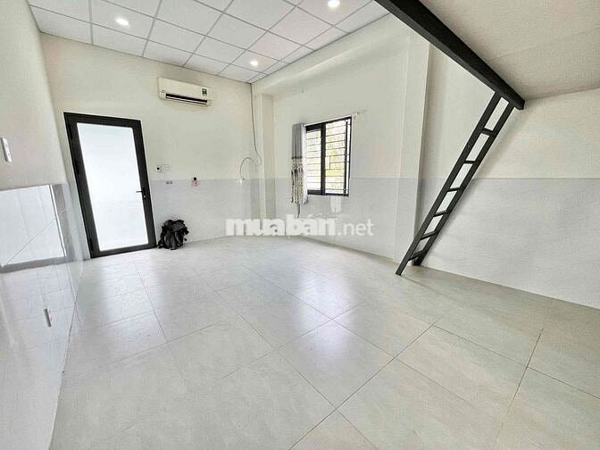 Phòng gác cao mới xây ngay Phạm Văn Đồng - Chung cư Flora Novia