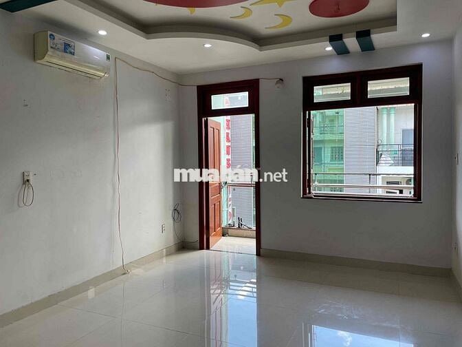 Phòng ngay đường Trần văn kiểu, khu Binh phu Q 6