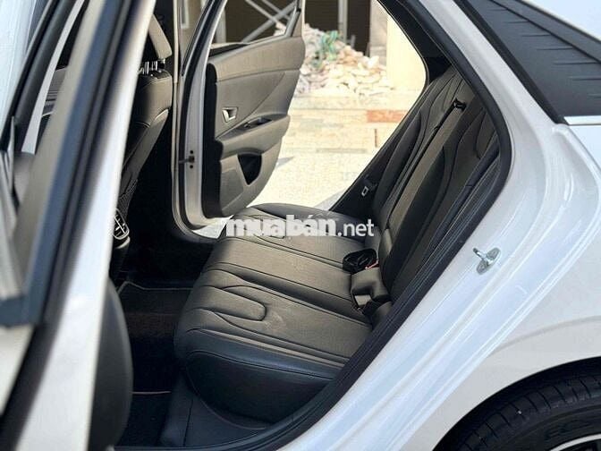 Hyundai Elantra 2024 2.0 Cao Cấp Trắng