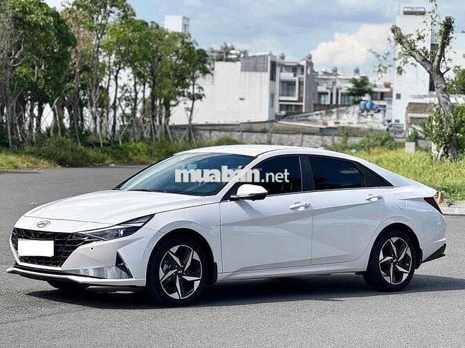 Hyundai Elantra 2024 2.0 Cao Cấp Trắng