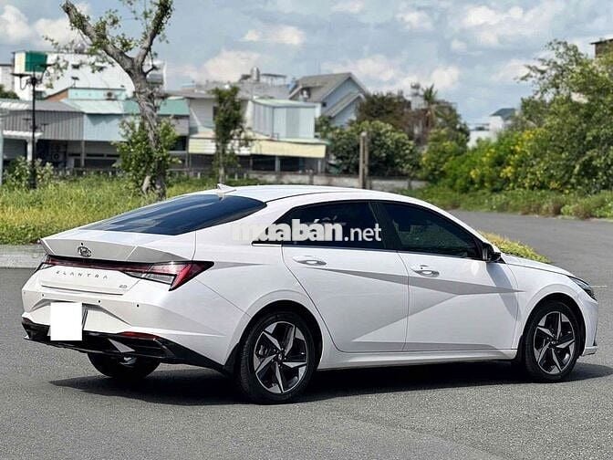 Hyundai Elantra 2024 2.0 Cao Cấp Trắng