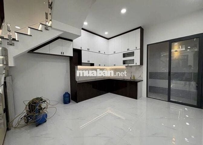HẺM 10m KHU VIP TÂN SƠN NHÌ, 6x15m_ĐÚC 3.5 TẤM MỚI, 4PN, 3WC, S.Thượng