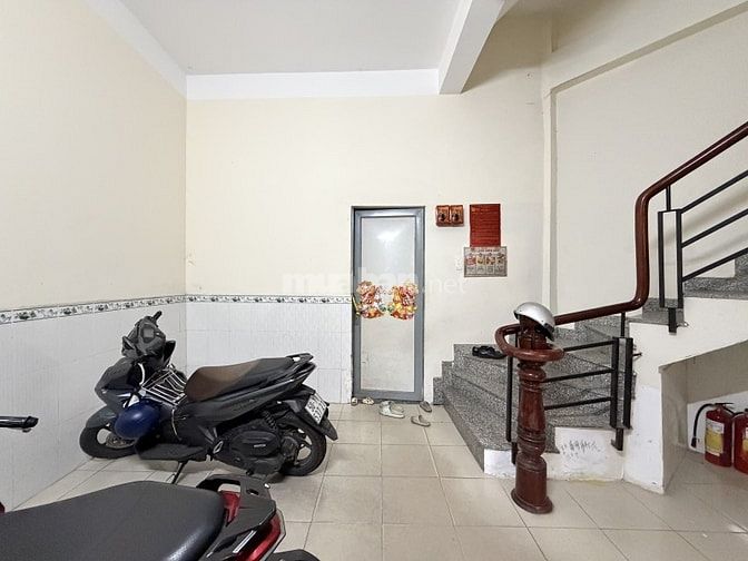 Bán nhà hẻm 12m CMT8, Quận 3, 12x10, 4 tầng, 45tr/tháng, chỉ 17 tỷ X 