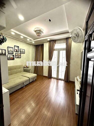 NHÀ TRỆT 2 LẦU TUM ĐỐI DIỆN VẠN PHÚC