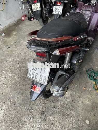 Yamaha Novo 5 màu Đỏ Tím