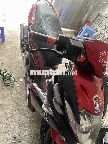 Yamaha Novo 5 màu Đỏ Tím