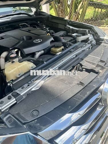 Toyota Fortuner 2019 Máy dầu Số sàn Bạc