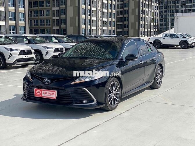 Toyota Camry 2.5Q 2022 Đen 29.000km