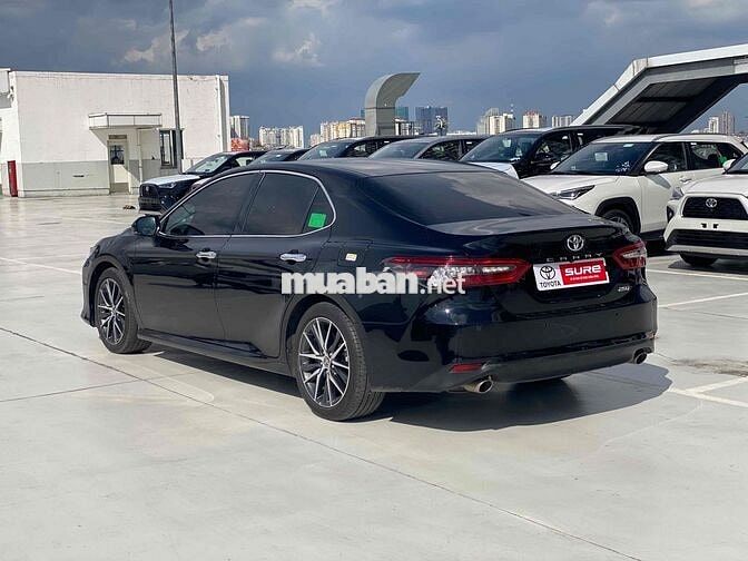 Toyota Camry 2.5Q 2022 Đen 29.000km